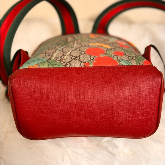 Authentic Gucci bagpack - Picture 7 of 10